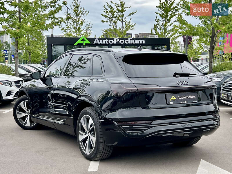 Позашляховик / Кросовер Audi Q8 e-tron 2023 в Києві