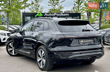 Позашляховик / Кросовер Audi Q8 e-tron 2023 в 