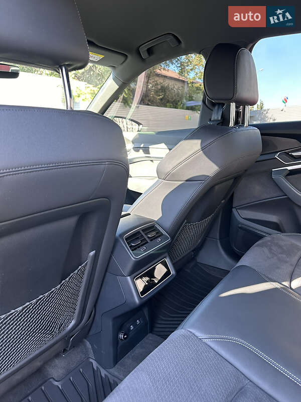 Внедорожник / Кроссовер Audi Q8 e-tron 2023 в Одессе