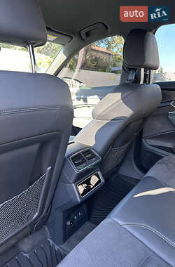 Внедорожник / Кроссовер Audi Q8 e-tron 2023 в 