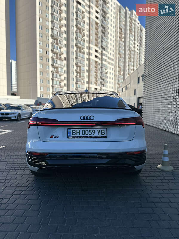 Внедорожник / Кроссовер Audi Q8 e-tron 2023 в Одессе