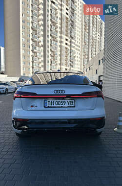 Внедорожник / Кроссовер Audi Q8 e-tron 2023 в 