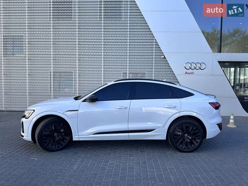Внедорожник / Кроссовер Audi Q8 e-tron 2023 в Одессе