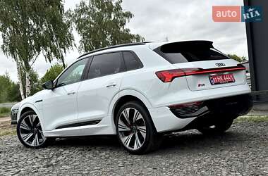 Внедорожник / Кроссовер Audi Q8 e-tron 2024 в 