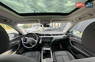 Внедорожник / Кроссовер Audi Q8 e-tron 2023 в 