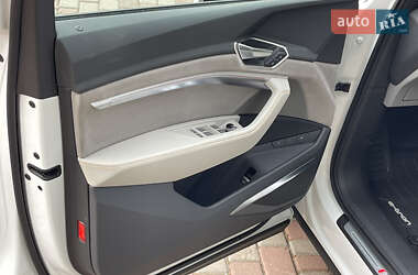 Внедорожник / Кроссовер Audi Q8 e-tron 2024 в 