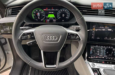 Внедорожник / Кроссовер Audi Q8 e-tron 2024 в 