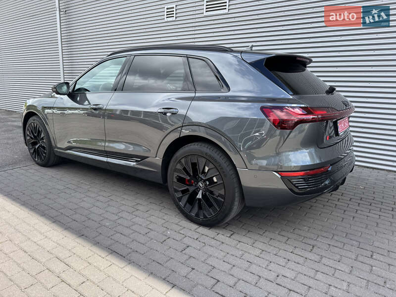 Внедорожник / Кроссовер Audi Q8 e-tron 2023 в Ровно
