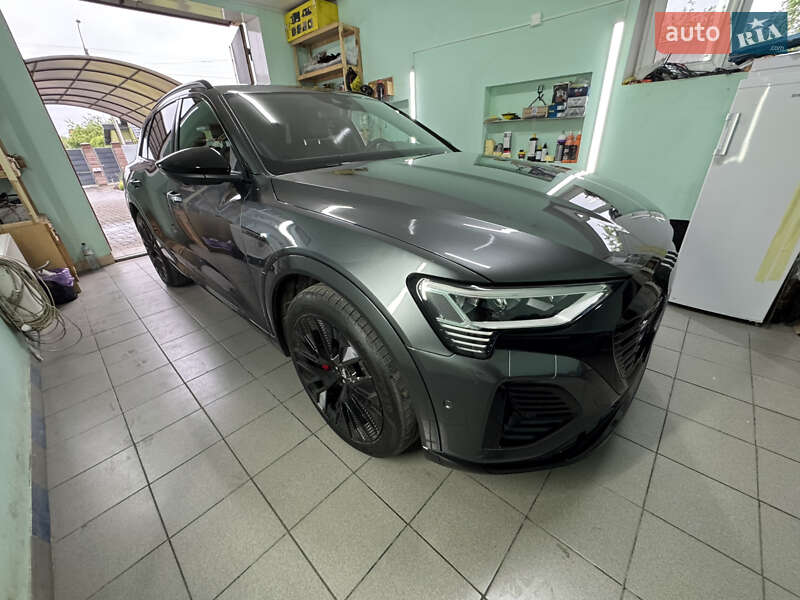 Внедорожник / Кроссовер Audi Q8 e-tron 2023 в Ровно