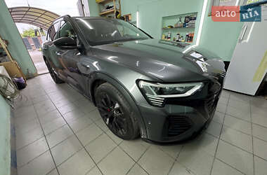 Внедорожник / Кроссовер Audi Q8 e-tron 2023 в 