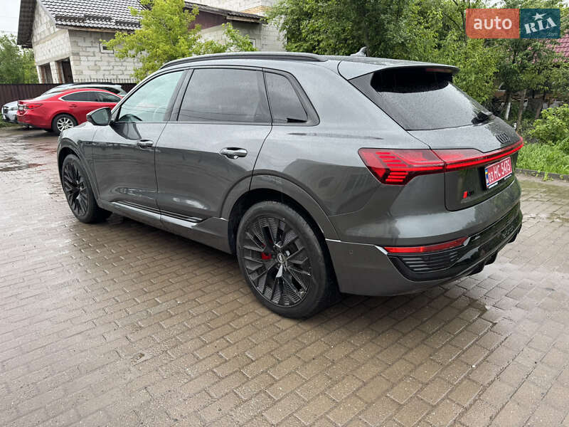 Внедорожник / Кроссовер Audi Q8 e-tron 2023 в Ровно