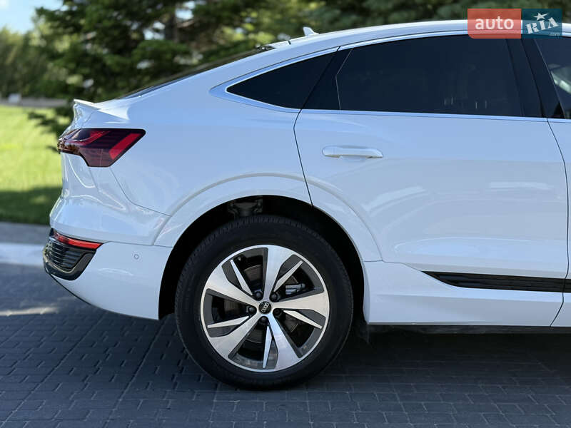 Внедорожник / Кроссовер Audi Q8 e-tron 2023 в Одессе