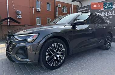 Внедорожник / Кроссовер Audi Q8 e-tron 2023 в 