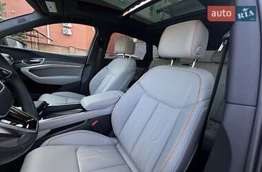 Внедорожник / Кроссовер Audi Q8 e-tron 2023 в 