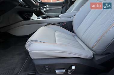 Внедорожник / Кроссовер Audi Q8 e-tron 2023 в 