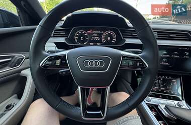 Внедорожник / Кроссовер Audi Q8 e-tron 2023 в 