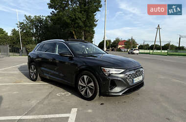 Внедорожник / Кроссовер Audi Q8 e-tron 2023 в 