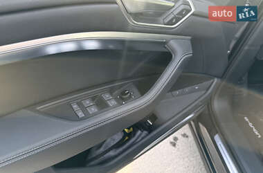 Внедорожник / Кроссовер Audi Q8 e-tron 2023 в 