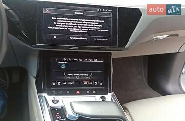 Внедорожник / Кроссовер Audi Q8 e-tron 2024 в 