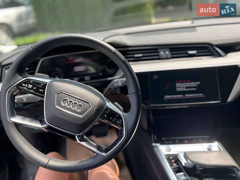 Внедорожник / Кроссовер Audi Q8 e-tron 2024 в Львове
