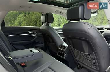 Внедорожник / Кроссовер Audi Q8 e-tron 2023 в 