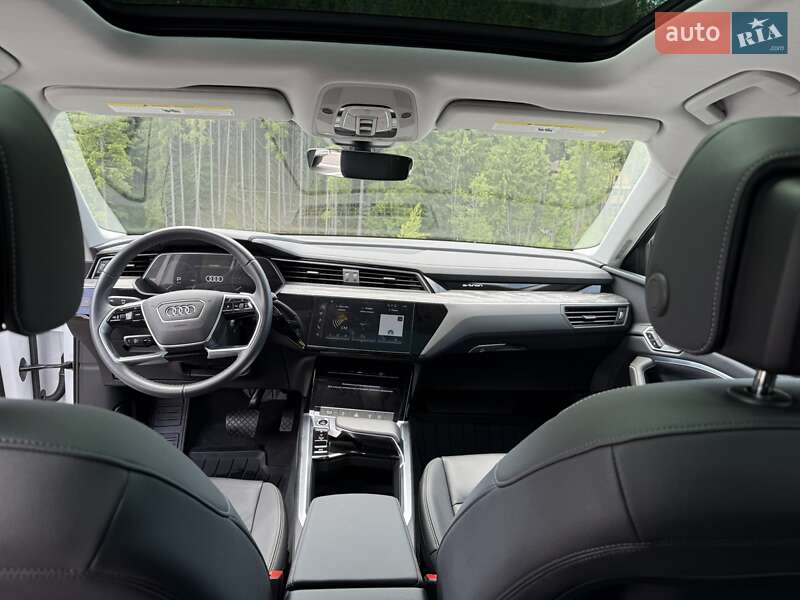Внедорожник / Кроссовер Audi Q8 e-tron 2023 в Буковеле