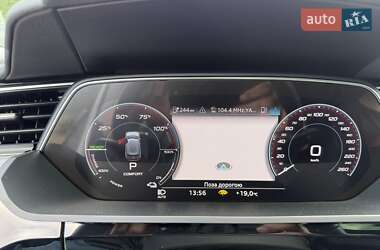 Внедорожник / Кроссовер Audi Q8 e-tron 2023 в 