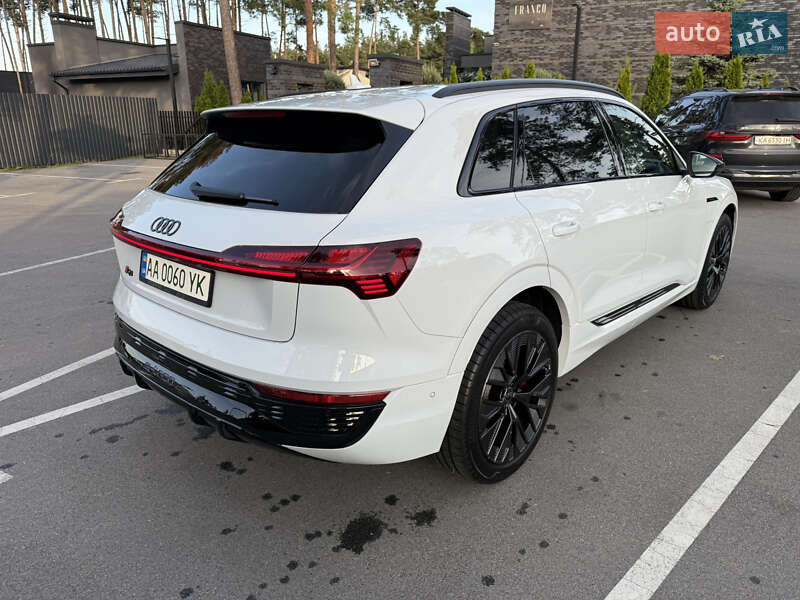 Внедорожник / Кроссовер Audi Q8 e-tron 2023 в Киеве