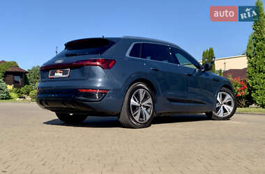Внедорожник / Кроссовер Audi Q8 e-tron 2023 в 