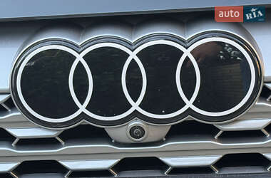 Позашляховик / Кросовер Audi Q8 e-tron 2023 в 