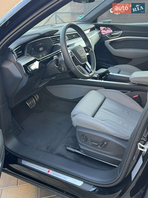 Внедорожник / Кроссовер Audi Q8 e-tron 2023 в Черновцах