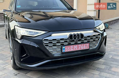 Позашляховик / Кросовер Audi Q8 e-tron 2023 в 