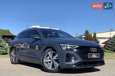 Позашляховик / Кросовер Audi Q8 e-tron 2023 в Львові