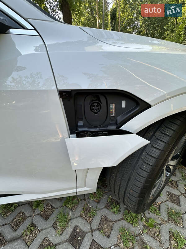 Позашляховик / Кросовер Audi Q8 e-tron 2023 в Харкові