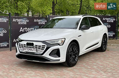 Позашляховик / Кросовер Audi Q8 e-tron 2024 в Рівному