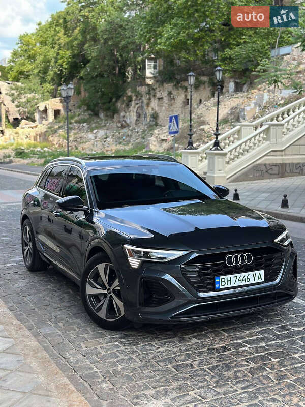 Внедорожник / Кроссовер Audi Q8 e-tron 2023 в Одессе