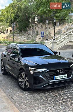Внедорожник / Кроссовер Audi Q8 e-tron 2023 в 