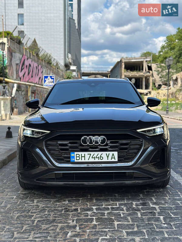 Внедорожник / Кроссовер Audi Q8 e-tron 2023 в Одессе