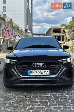 Внедорожник / Кроссовер Audi Q8 e-tron 2023 в 