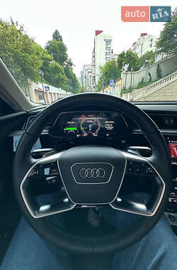 Внедорожник / Кроссовер Audi Q8 e-tron 2023 в 