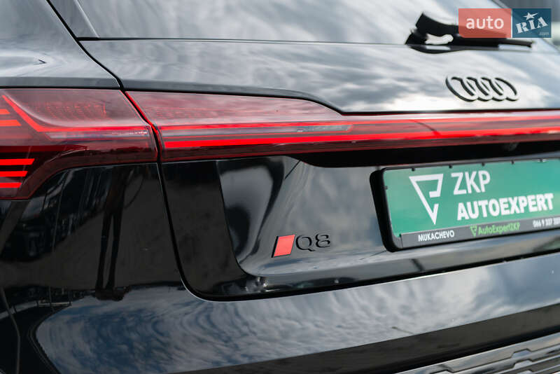 Внедорожник / Кроссовер Audi Q8 e-tron 2023 в Мукачево