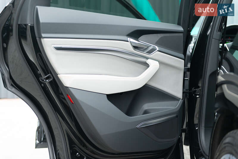 Внедорожник / Кроссовер Audi Q8 e-tron 2023 в Мукачево