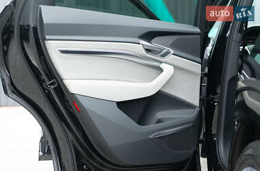 Внедорожник / Кроссовер Audi Q8 e-tron 2023 в 