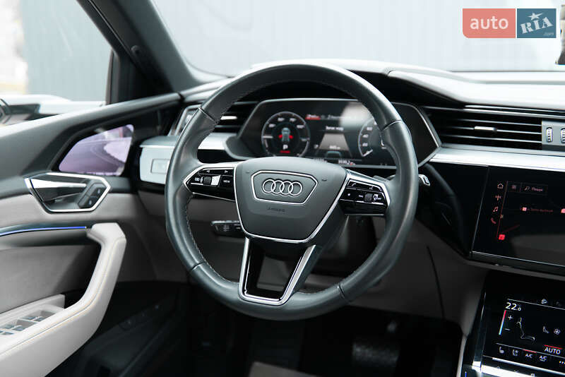 Внедорожник / Кроссовер Audi Q8 e-tron 2023 в Мукачево