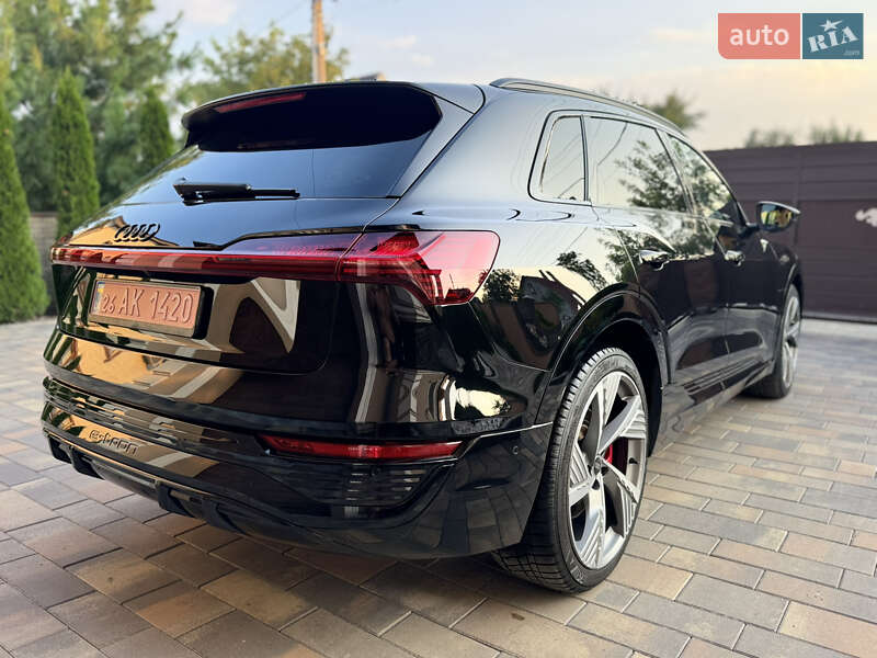 Внедорожник / Кроссовер Audi Q8 e-tron 2023 в Черновцах