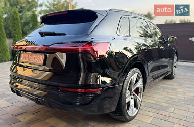 Внедорожник / Кроссовер Audi Q8 e-tron 2023 в 