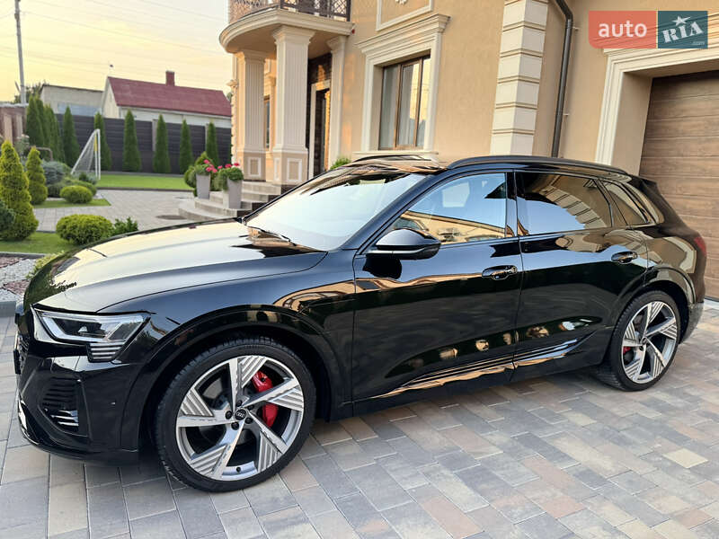 Внедорожник / Кроссовер Audi Q8 e-tron 2023 в Черновцах