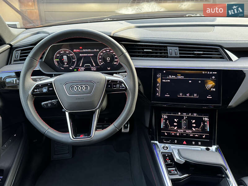 Внедорожник / Кроссовер Audi Q8 e-tron 2023 в Черновцах