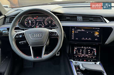 Внедорожник / Кроссовер Audi Q8 e-tron 2023 в 