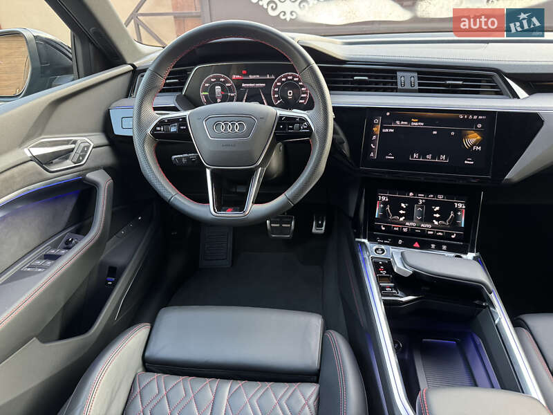 Внедорожник / Кроссовер Audi Q8 e-tron 2023 в Черновцах